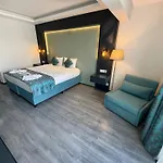 Anya Hotel *