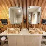 Anya Hotel