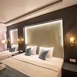 Anya Hotel *