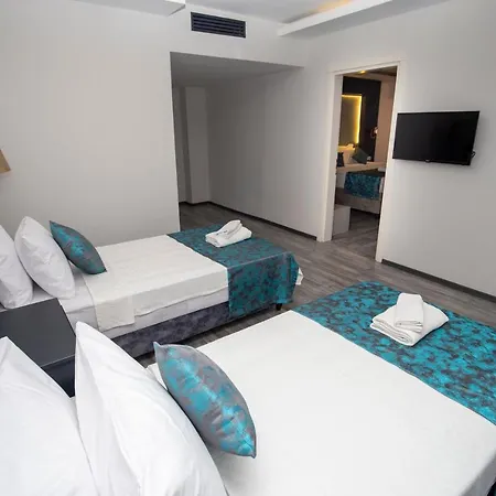 Anya Hotel *