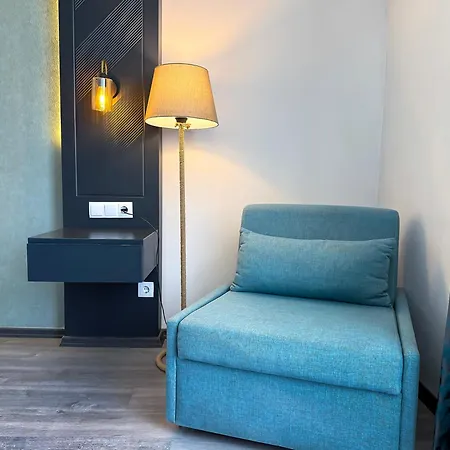 Anya Hotel