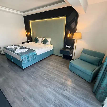Anya Hotel *