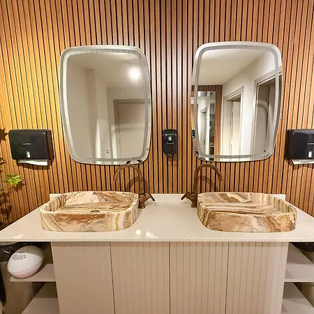 Anya Hotel