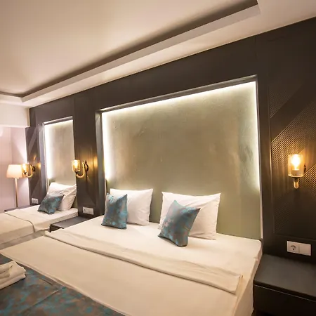 Anya Hotel *